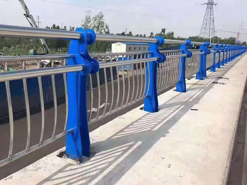 桥梁护栏E型